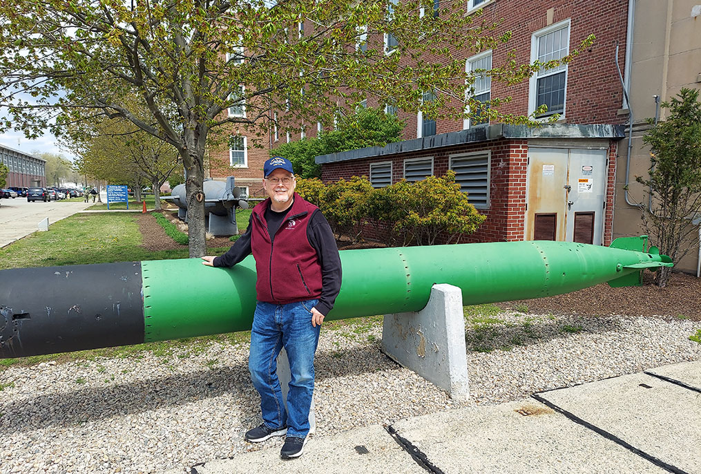 HS Students Tour Active Duty Nuclear Fast Attack Submarine - Burnt ...